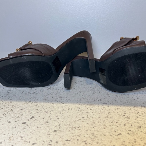 New Brown Heels & Purse - Picture 2 of 4